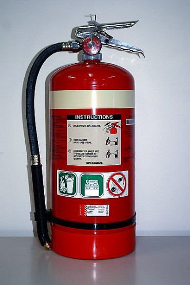 wet-chemical-fire-extinguisher-370x555